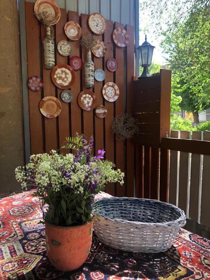 Lind Guest House B&B Gyumri Bagian luar foto