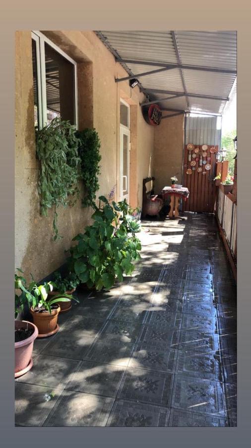 Lind Guest House B&B Gyumri Bagian luar foto