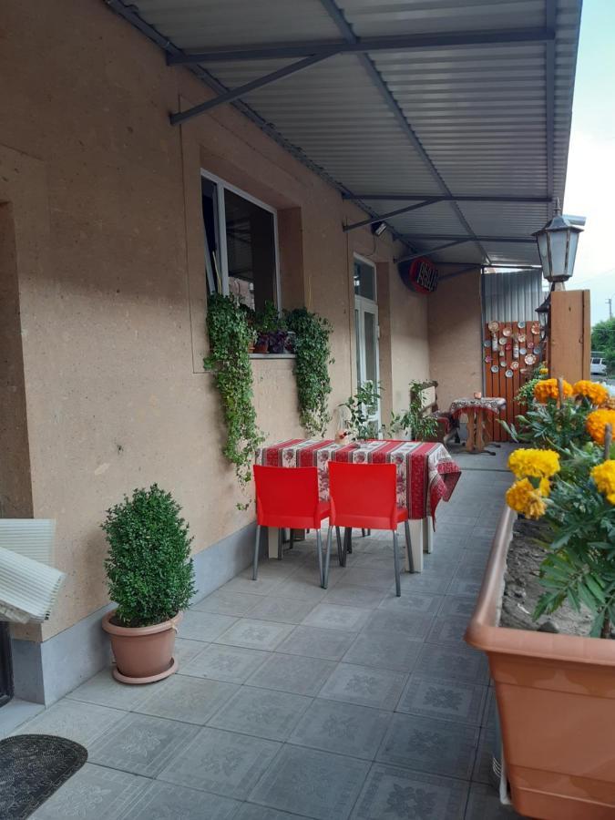 Lind Guest House B&B Gyumri Bagian luar foto
