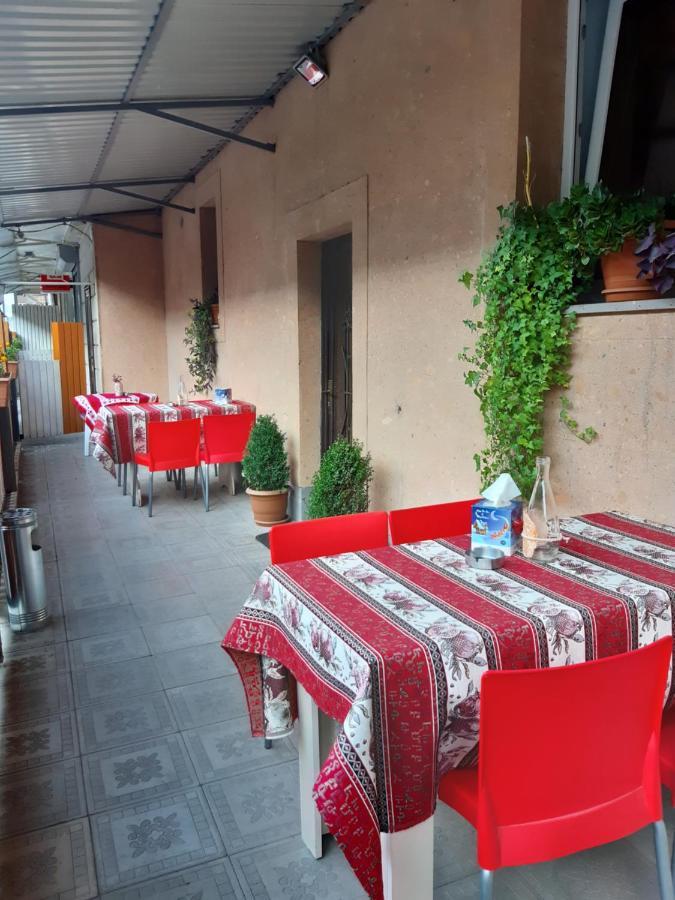 Lind Guest House B&B Gyumri Bagian luar foto