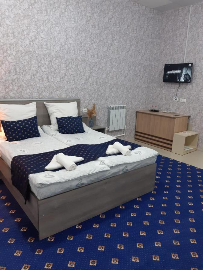 Lind Guest House B&B Gyumri Bagian luar foto
