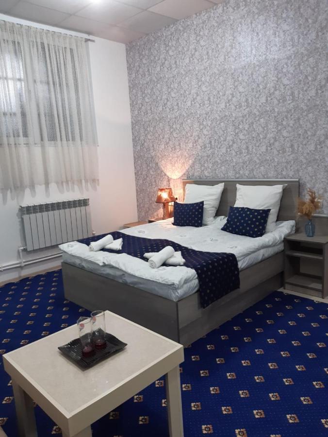 Lind Guest House B&B Gyumri Bagian luar foto