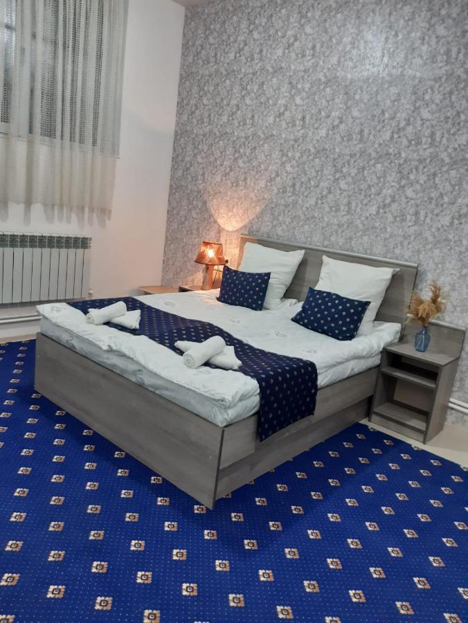 Lind Guest House B&B Gyumri Bagian luar foto