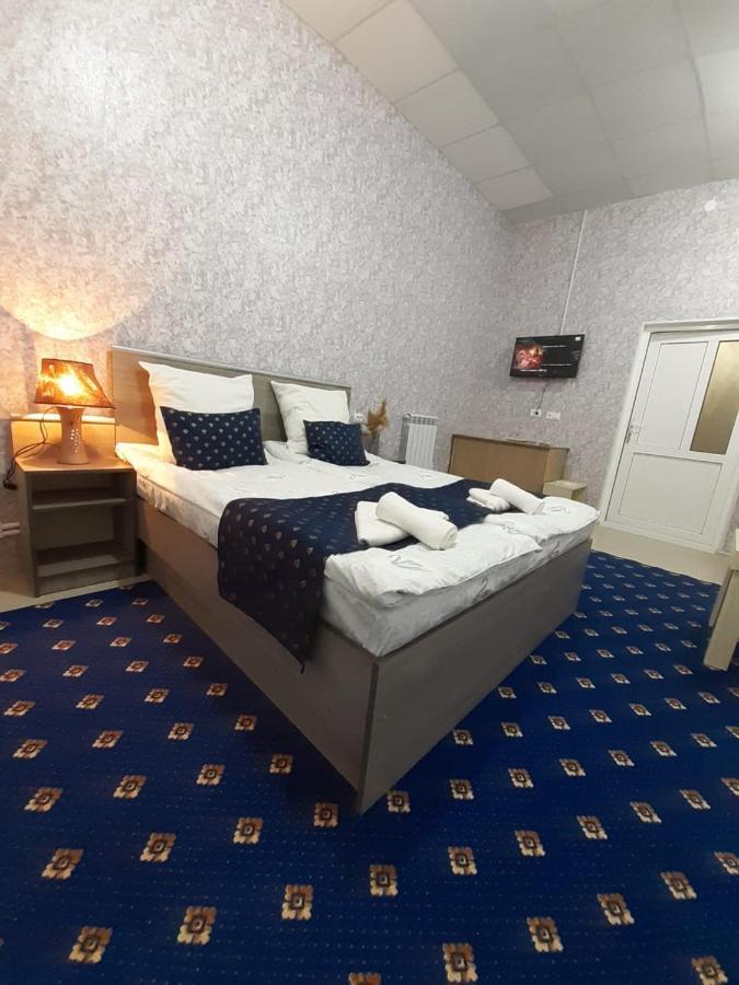 Lind Guest House B&B Gyumri Bagian luar foto