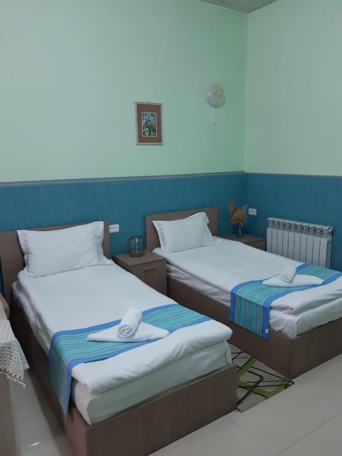 Lind Guest House B&B Gyumri Bagian luar foto