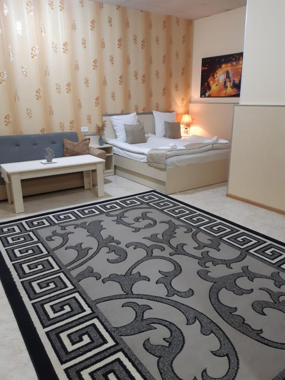 Lind Guest House B&B Gyumri Bagian luar foto