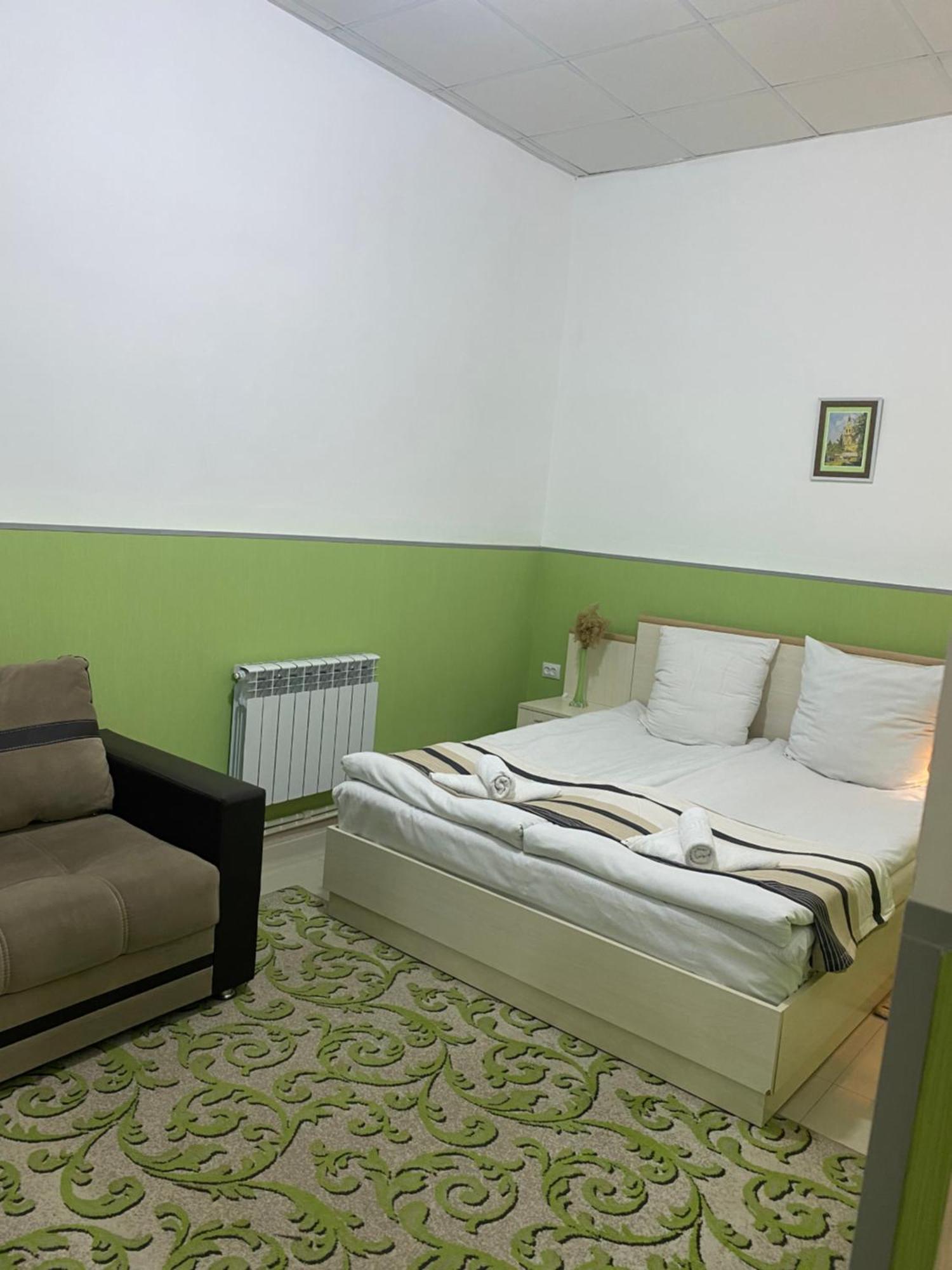 Lind Guest House B&B Gyumri Bagian luar foto